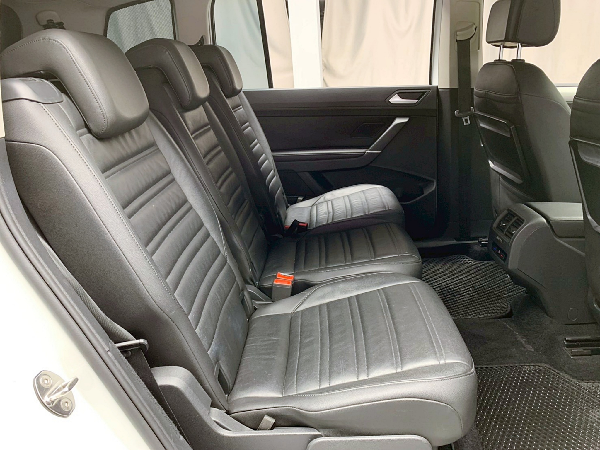 全台到府賞車 2017 Volkswagen Touran 280TDI Comfortline 七人座『小李經理』元禾國際車業/中古車/促銷中  第13張相片