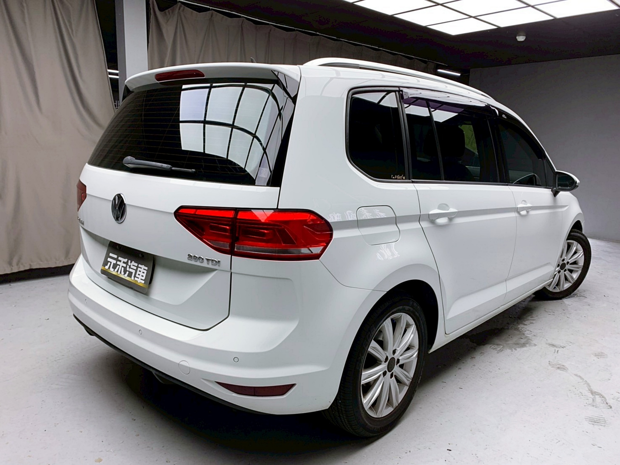 全台到府賞車 2017 Volkswagen Touran 280TDI Comfortline 七人座『小李經理』元禾國際車業/中古車/促銷中  第17張相片