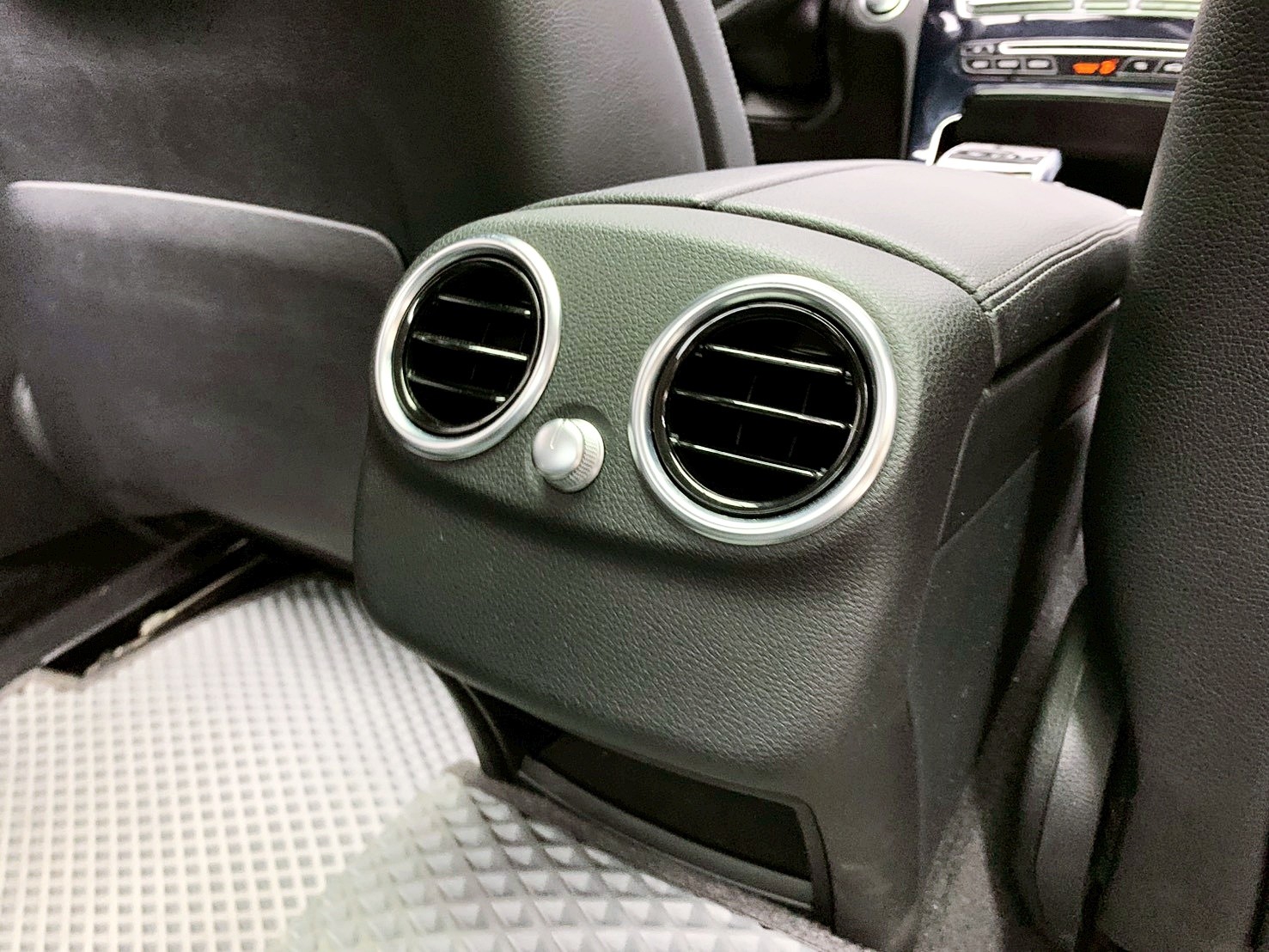 全台到府賞車 2016 Benz C250 Sedan W205型『小李經理』元禾國際車業/中古車/促銷中  第11張相片