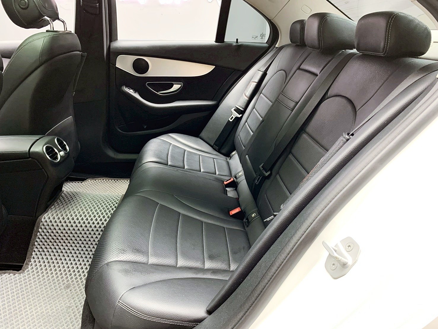 全台到府賞車 2016 Benz C250 Sedan W205型『小李經理』元禾國際車業/中古車/促銷中  第14張相片