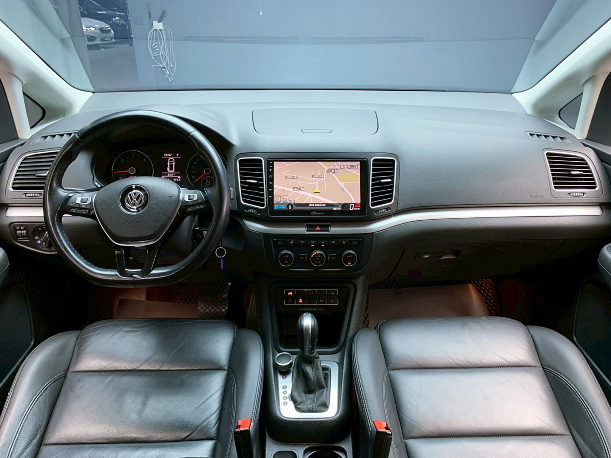 全台到府賞車 2017 Volkswagen Sharan 330TDI BMT Comfortine 七人座『小李經理』元禾國際車業/中古車/促銷中  第9張相片