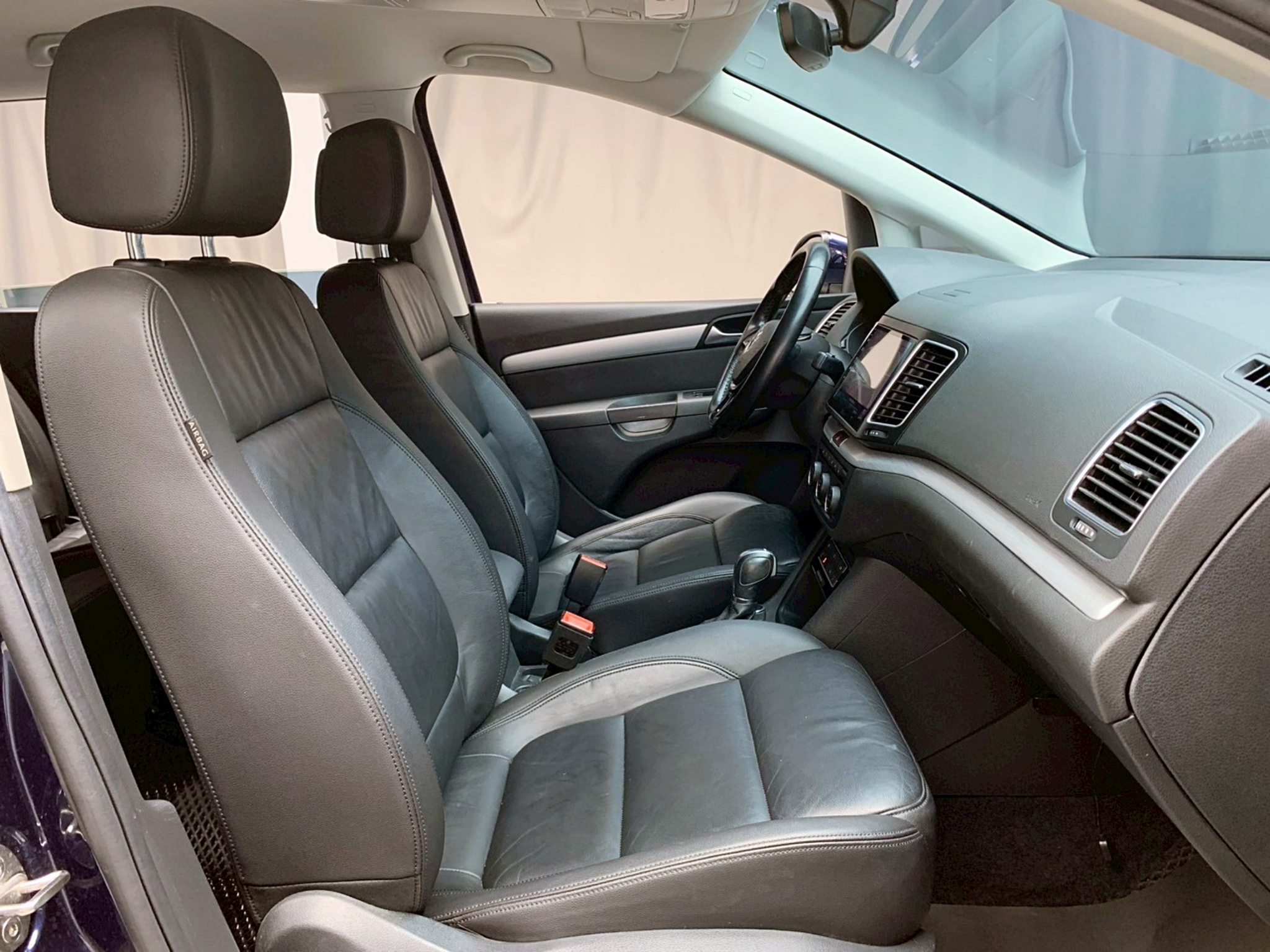 全台到府賞車 2017 Volkswagen Sharan 330TDI BMT Comfortine 七人座『小李經理』元禾國際車業/中古車/促銷中  第10張相片