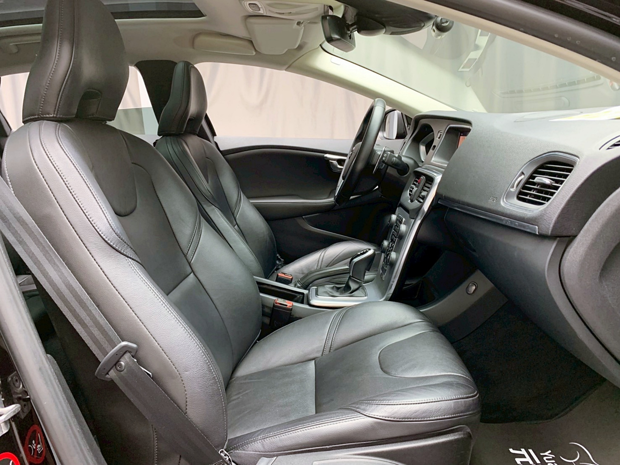 全台到府賞車 2017 Volvo V40 T5 安全旗艦版『小李經理』元禾國際車業/中古車/促銷中  第10張相片