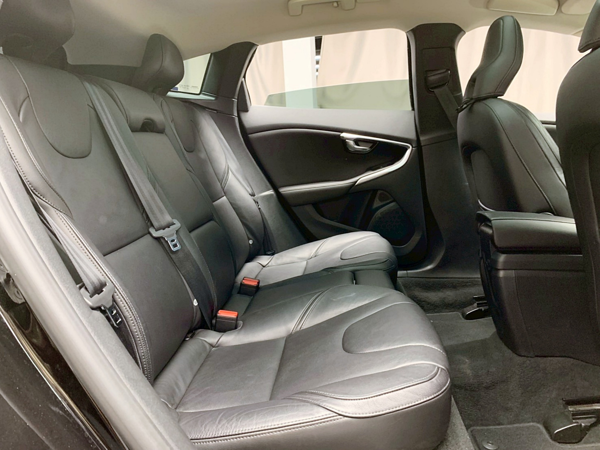 全台到府賞車 2017 Volvo V40 T5 安全旗艦版『小李經理』元禾國際車業/中古車/促銷中  第11張相片