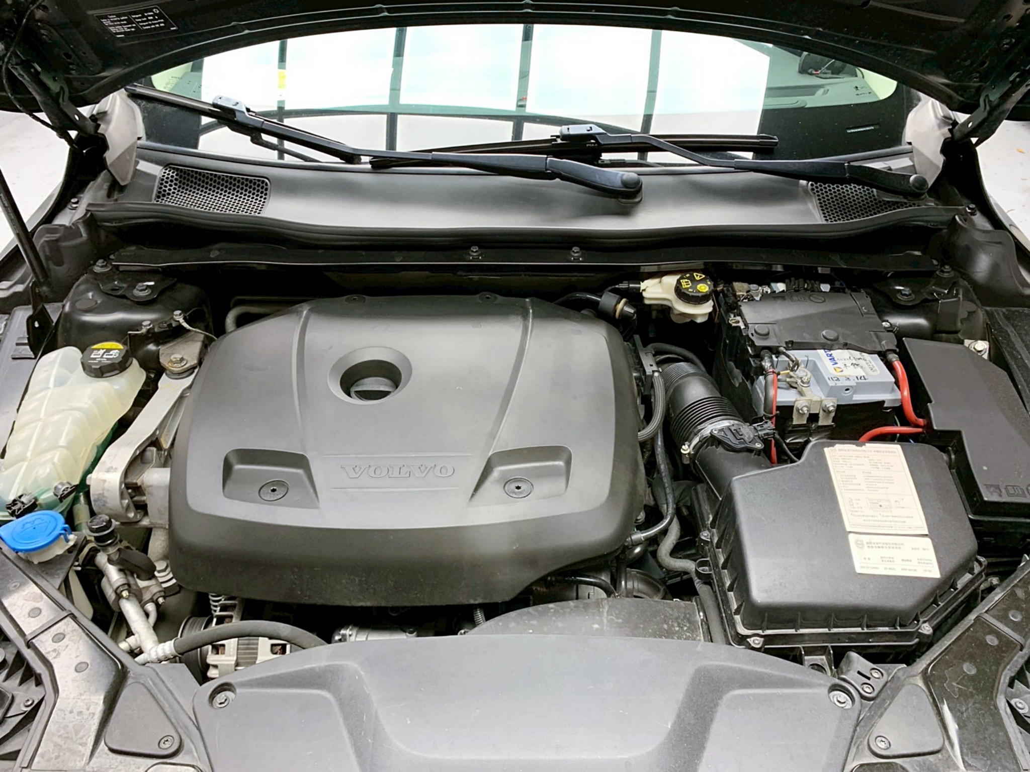 全台到府賞車 2017 Volvo V40 T5 安全旗艦版『小李經理』元禾國際車業/中古車/促銷中  第16張相片