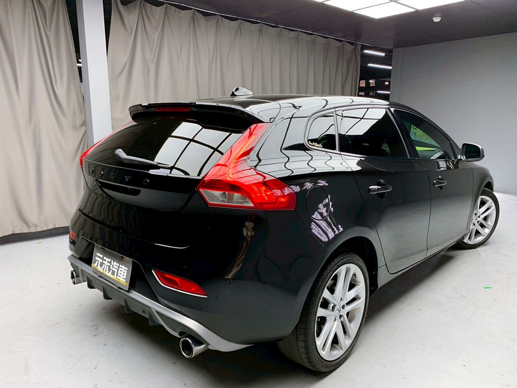 全台到府賞車 2017 Volvo V40 T5 安全旗艦版『小李經理』元禾國際車業/中古車/促銷中  第18張相片