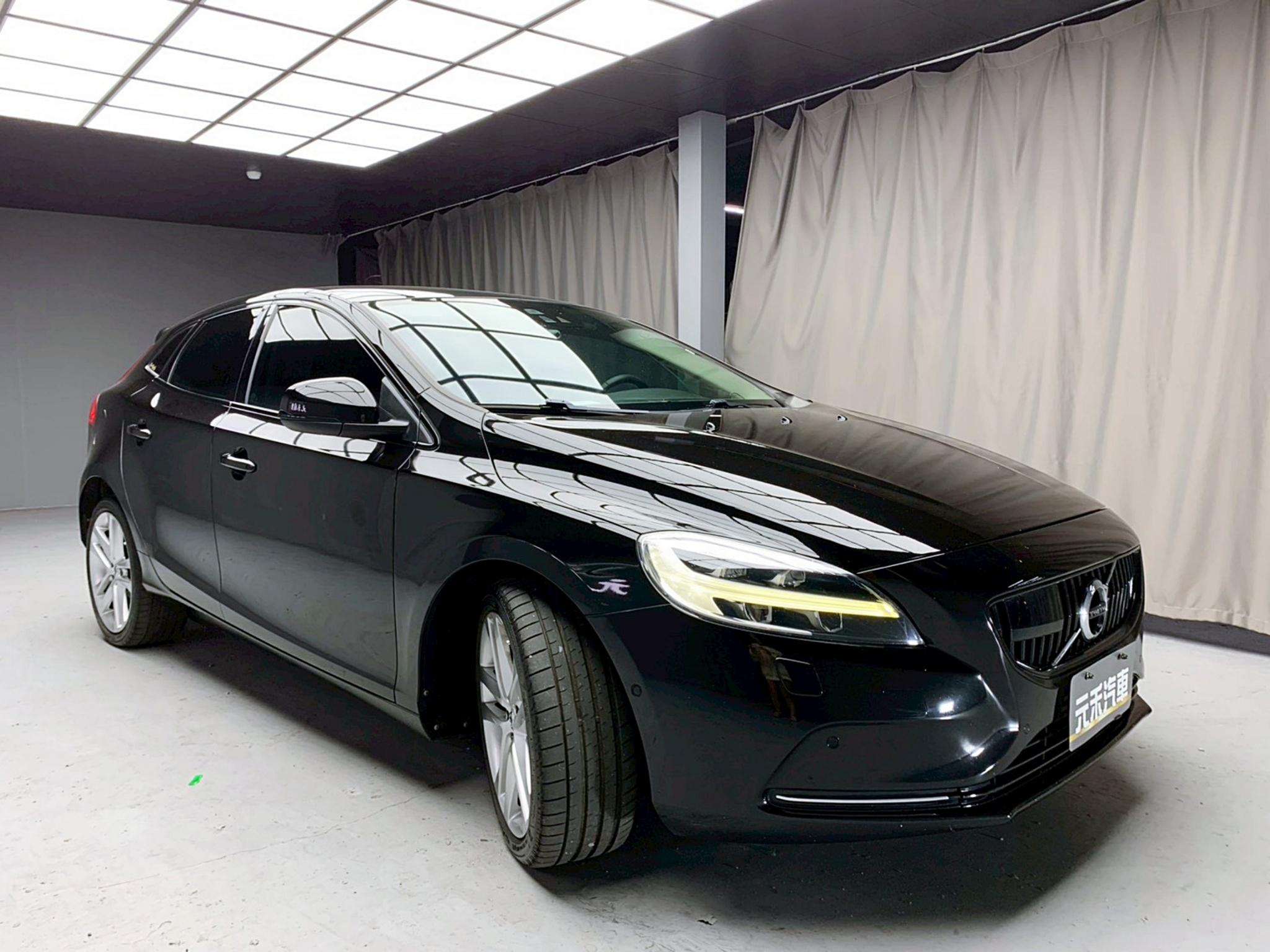 全台到府賞車 2017 Volvo V40 T5 安全旗艦版『小李經理』元禾國際車業/中古車/促銷中  第19張相片