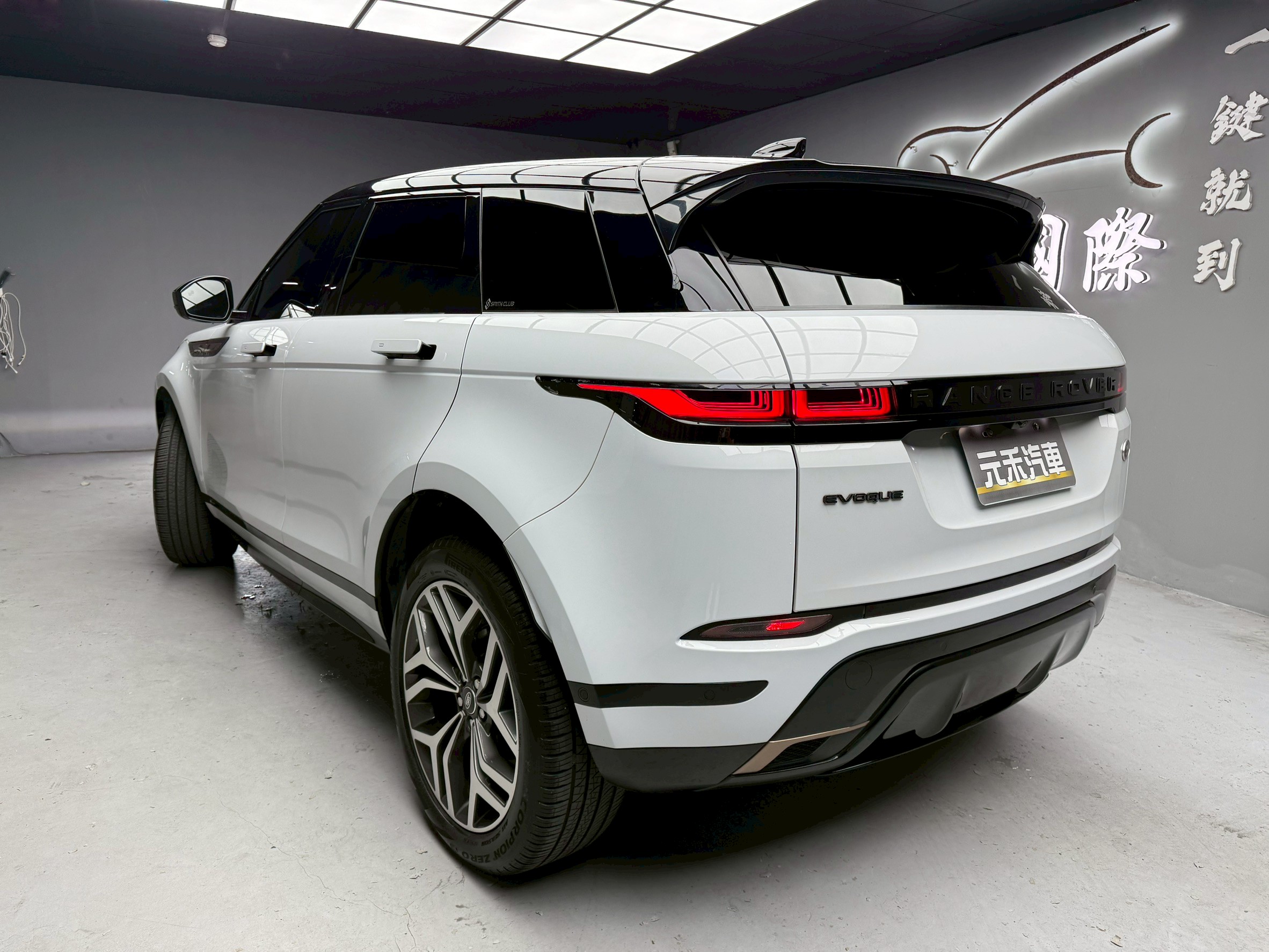 全台到府賞車 2019/20 Land Rover Range Rover Evoque P250 First Edition『小李經理』元禾國際車業/中古車/促銷中  第3張相片