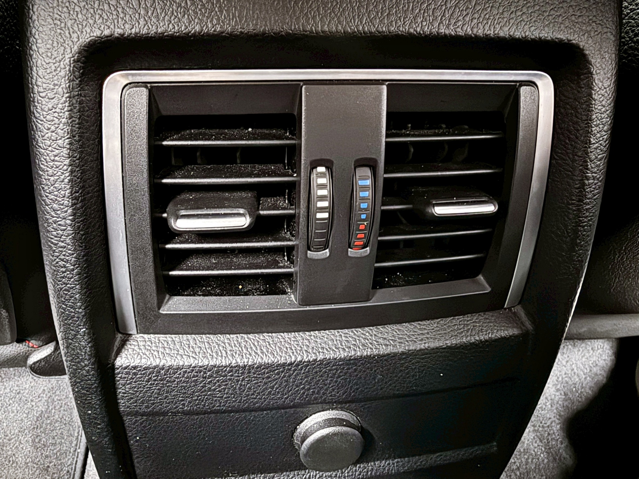 全台到府賞車 2015/16 BMW 320i Sedan Sport F30型『小李經理』元禾國際車業/中古車/促銷中  第13張相片