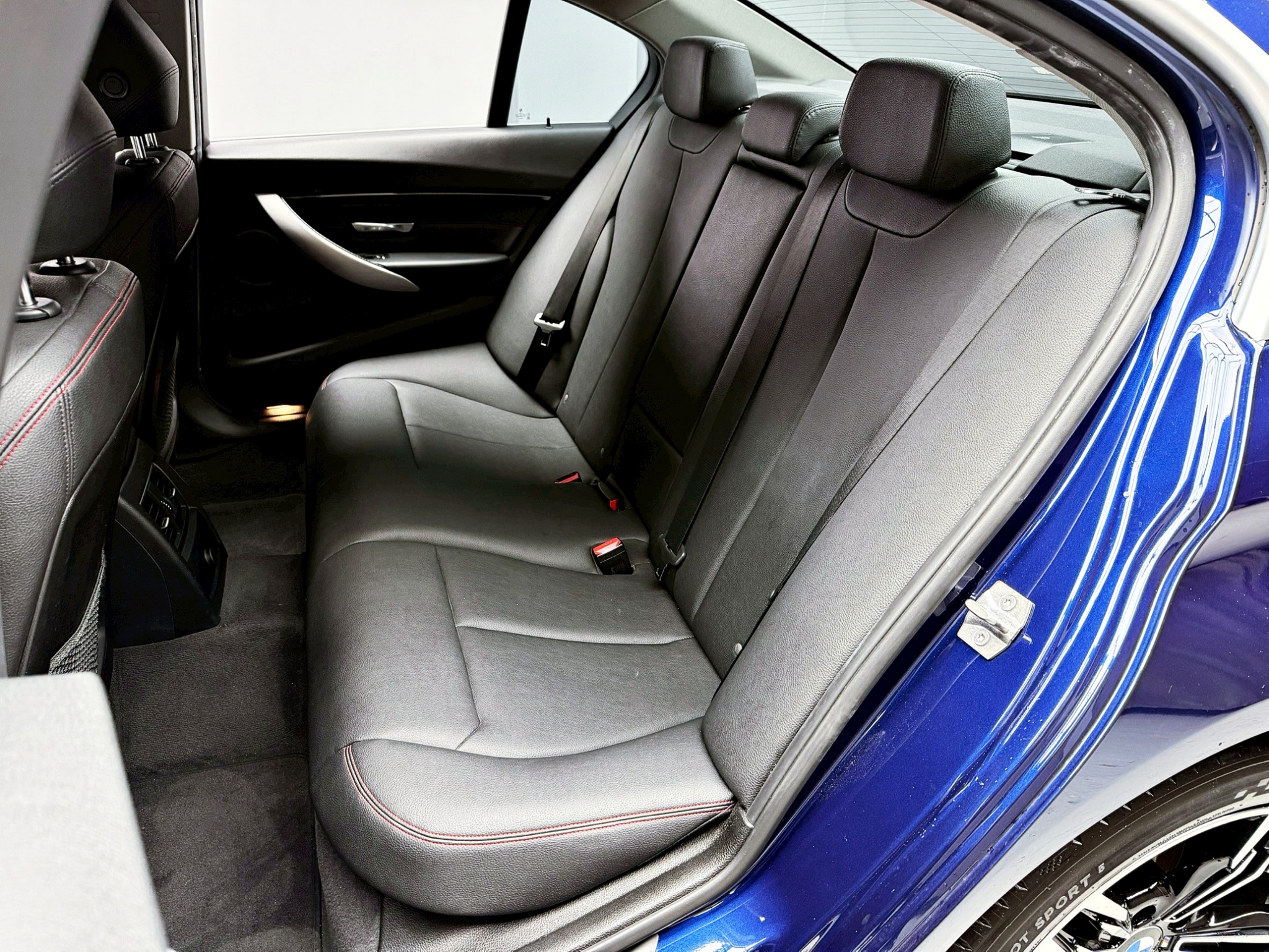 全台到府賞車 2015/16 BMW 320i Sedan Sport F30型『小李經理』元禾國際車業/中古車/促銷中  第15張相片