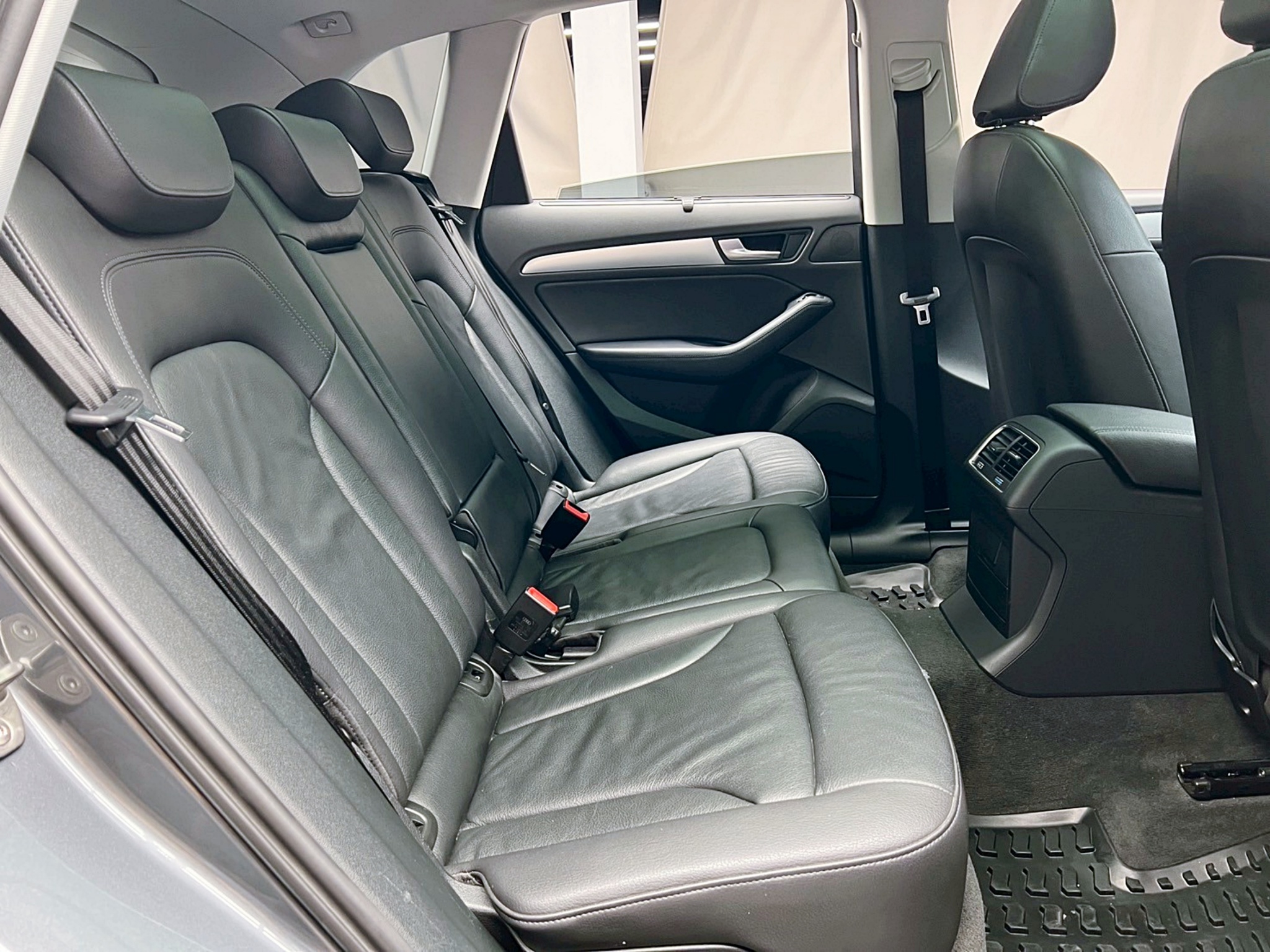 全台到府賞車 2015/16 Audi Q5 40TFSI Quattro『小李經理』元禾國際車業/中古車/促銷中  第11張相片