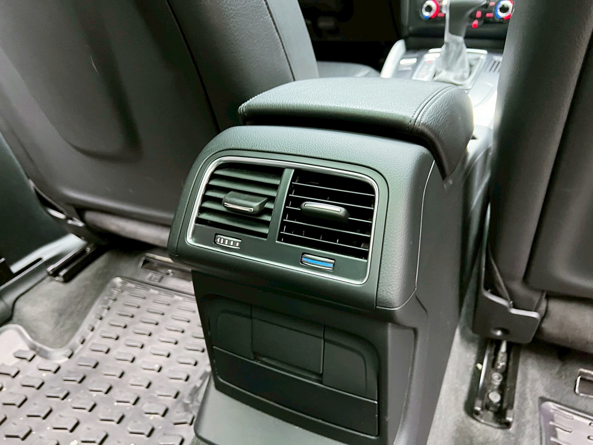 全台到府賞車 2015/16 Audi Q5 40TFSI Quattro『小李經理』元禾國際車業/中古車/促銷中  第15張相片