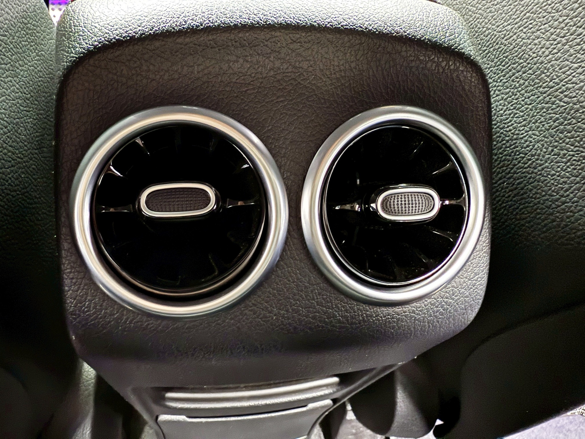 全台到府賞車 2020 Benz GLB200 AMG X247型『小李經理』元禾國際車業/中古車/促銷中  第8張相片