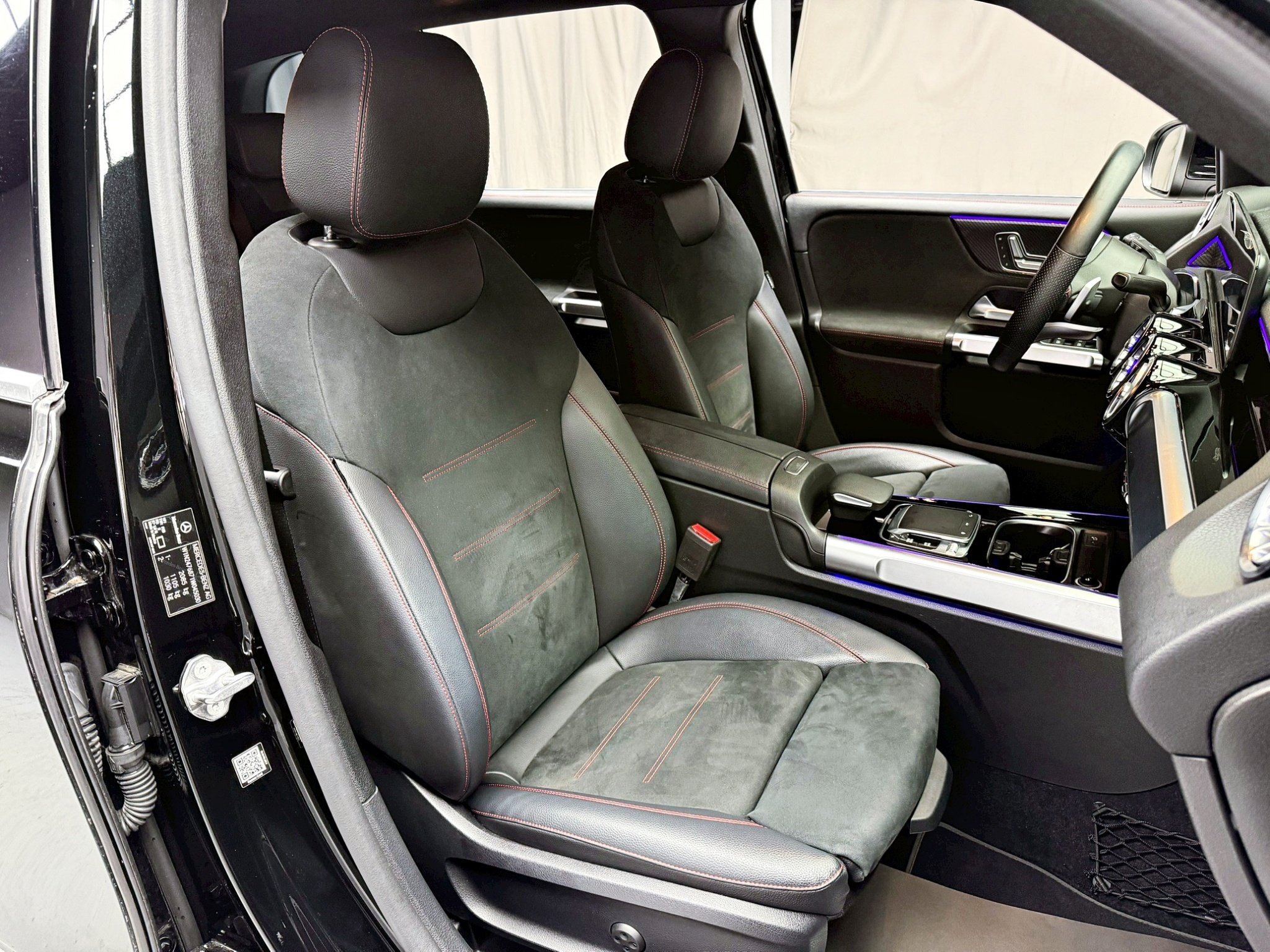 全台到府賞車 2020 Benz GLB200 AMG X247型『小李經理』元禾國際車業/中古車/促銷中  第10張相片