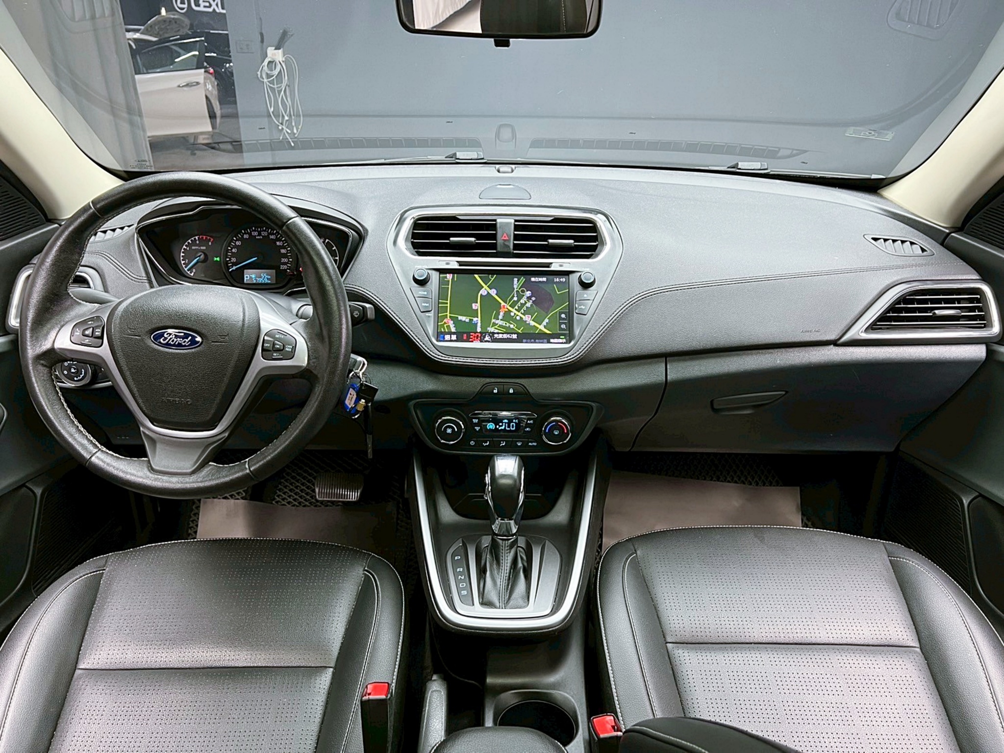 全台到府賞車 2019 Ford Escort 時尚型『小李經理』元禾國際車業/中古車/促銷中  第10張相片