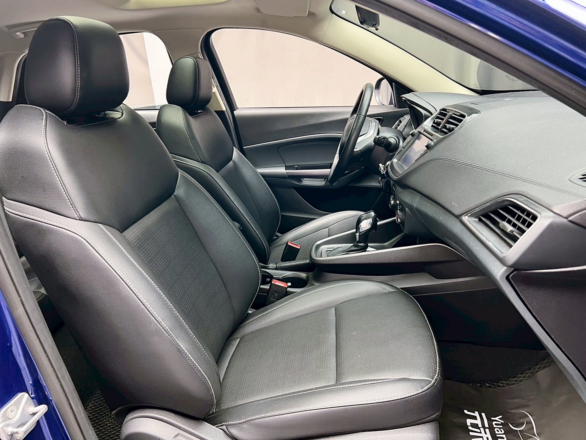 全台到府賞車 2019 Ford Escort 時尚型『小李經理』元禾國際車業/中古車/促銷中  第11張相片