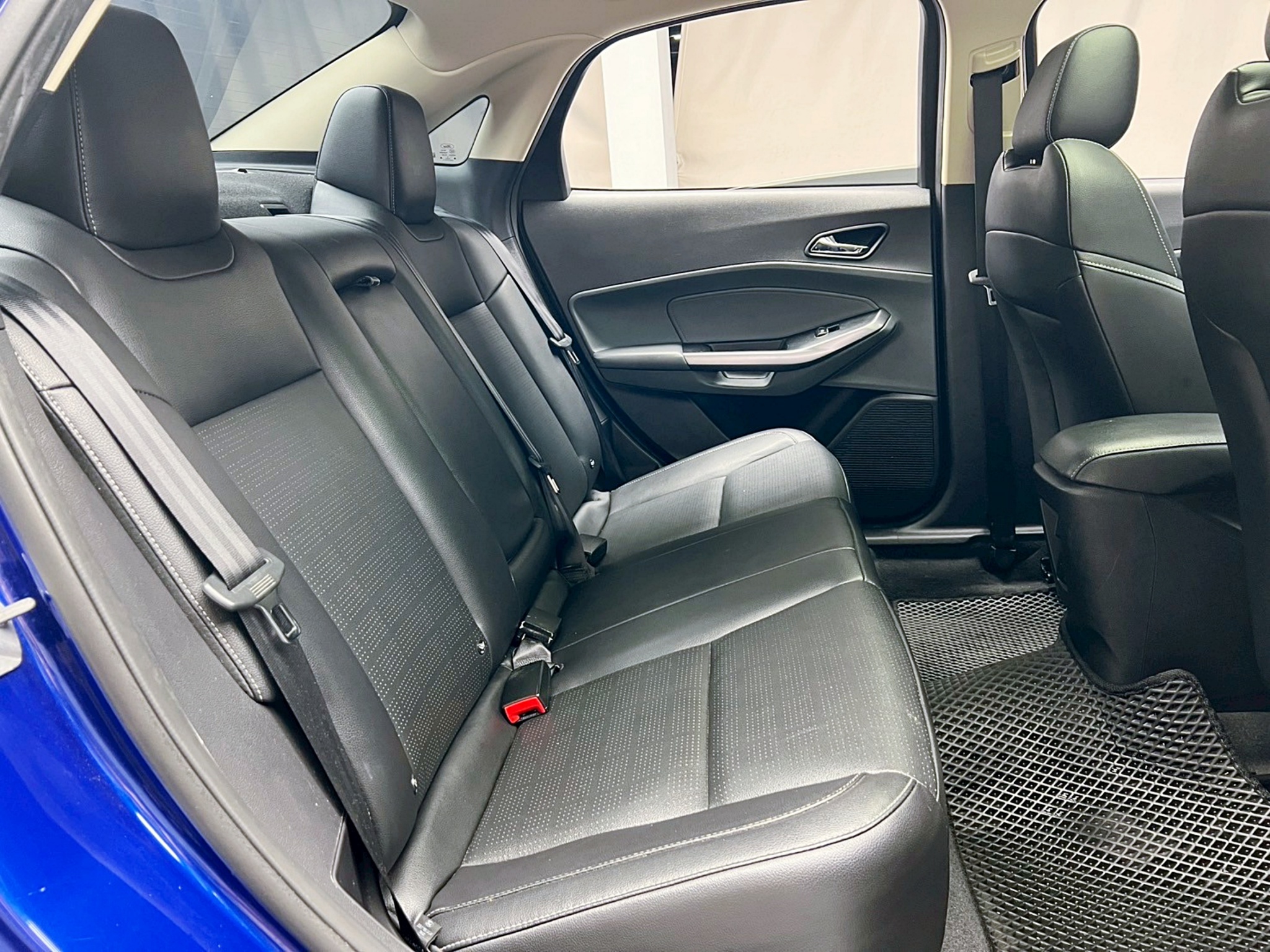 全台到府賞車 2019 Ford Escort 時尚型『小李經理』元禾國際車業/中古車/促銷中  第12張相片