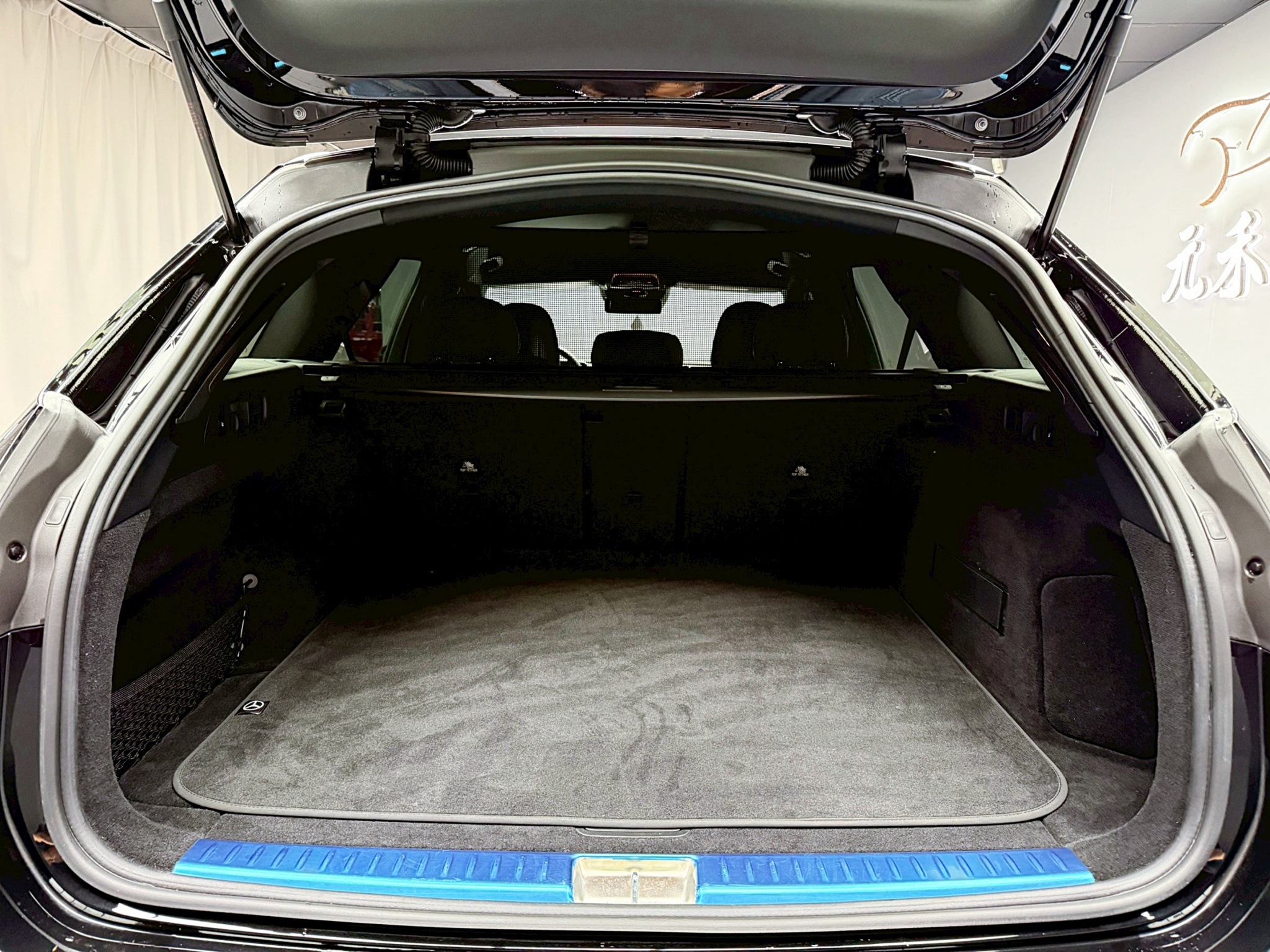 全台到府賞車 2023/24 Benz E200 Estate 運動版 S214型『小李經理』元禾國際車業/中古車/促銷中  第18張相片