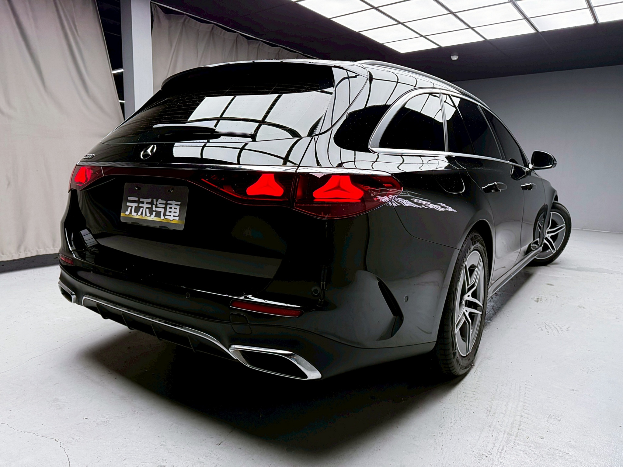 全台到府賞車 2023/24 Benz E200 Estate 運動版 S214型『小李經理』元禾國際車業/中古車/促銷中  第20張相片