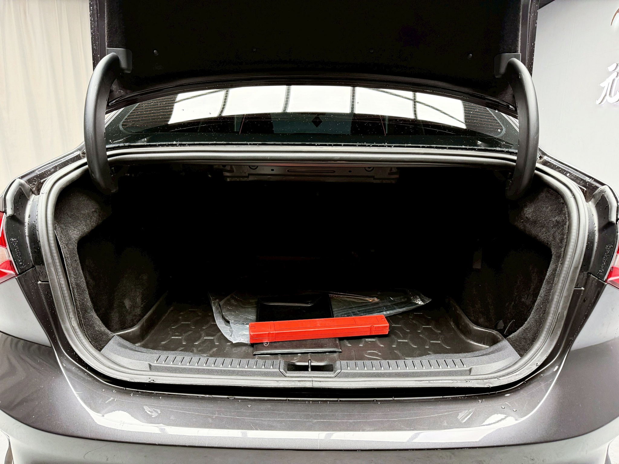 全台到府賞車 2022/23 Ford Focus 4D Ti-VCT 美夢型『小李經理』元禾國際車業/中古車/促銷中  第16張相片