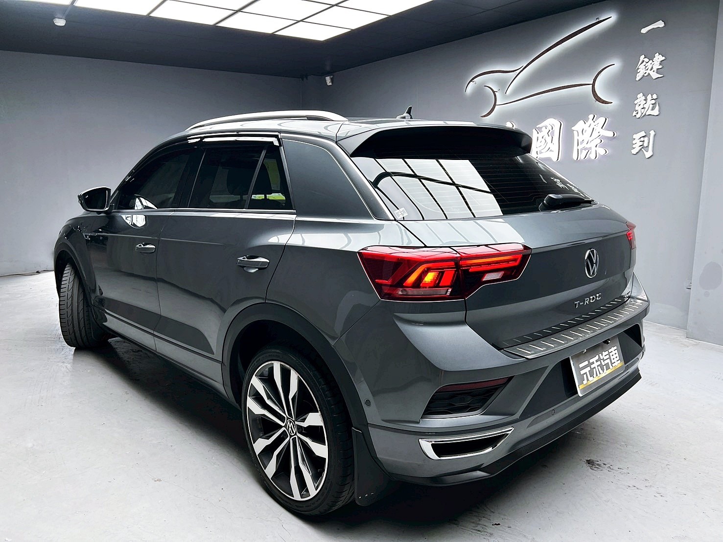 全台到府賞車 2021 Volkswagen T-ROC 330TSI R-Line Performance 4Motion『小李經理』元禾國際車業/中古車/促銷中  第3張相片