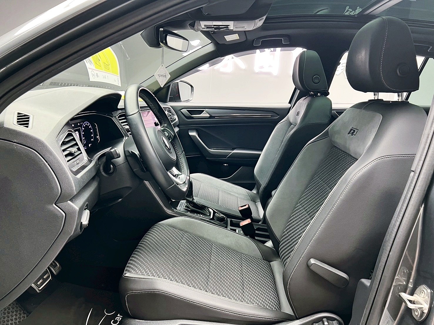 全台到府賞車 2021 Volkswagen T-ROC 330TSI R-Line Performance 4Motion『小李經理』元禾國際車業/中古車/促銷中  第14張相片