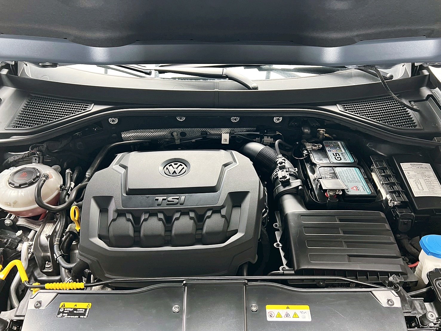 全台到府賞車 2021 Volkswagen T-ROC 330TSI R-Line Performance 4Motion『小李經理』元禾國際車業/中古車/促銷中  第15張相片