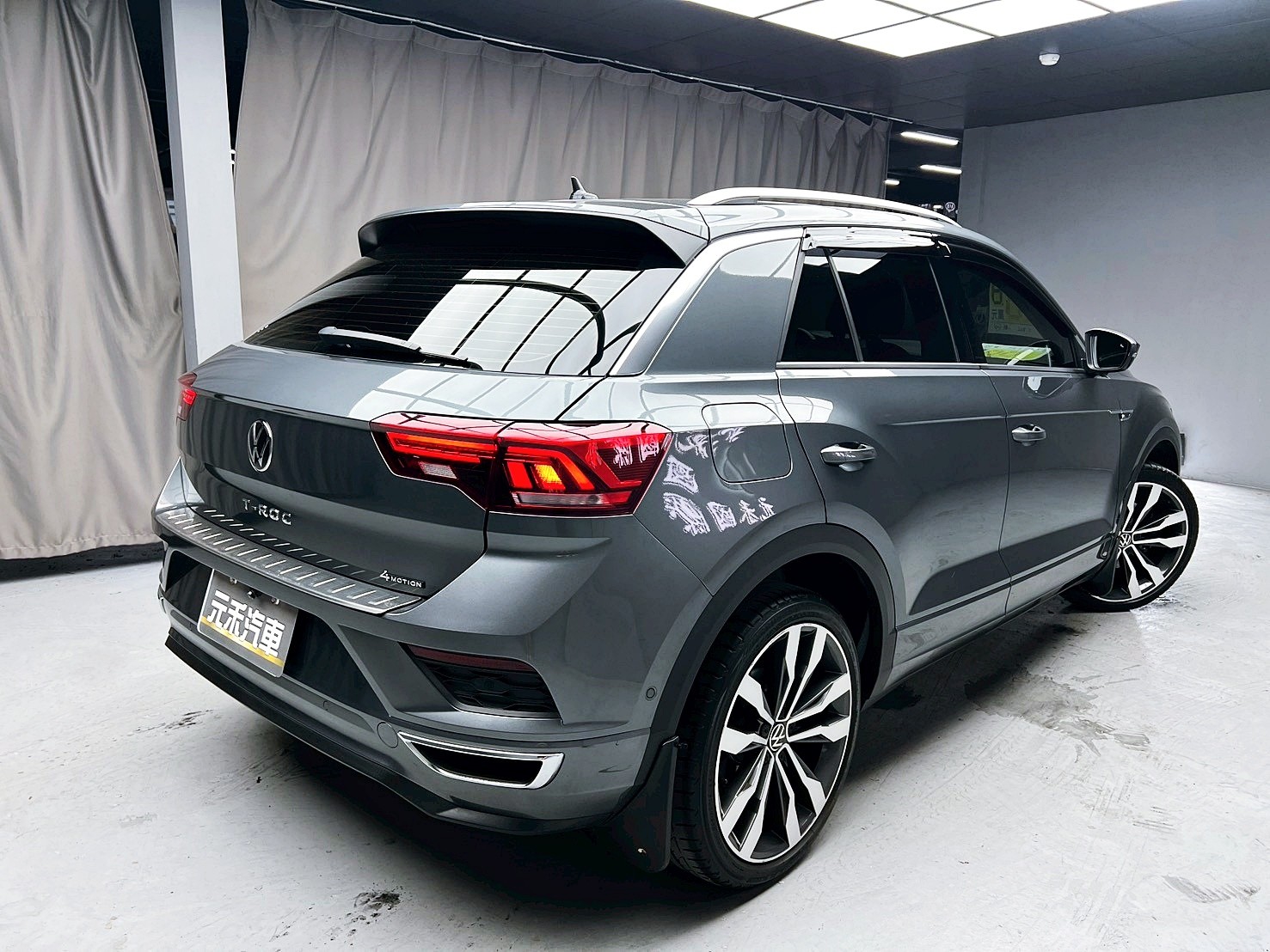 全台到府賞車 2021 Volkswagen T-ROC 330TSI R-Line Performance 4Motion『小李經理』元禾國際車業/中古車/促銷中  第17張相片