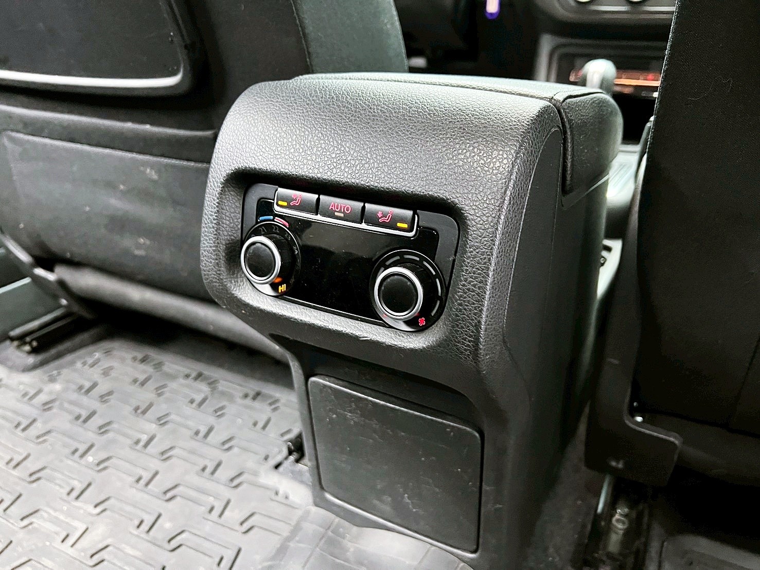 全台到府賞車 2015 Volkswagen Sharan TDI BMT Comfortine 七人座『小李經理』元禾國際車業/中古車/促銷中  第11張相片