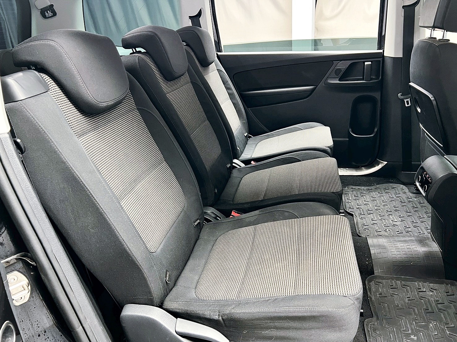 全台到府賞車 2015 Volkswagen Sharan TDI BMT Comfortine 七人座『小李經理』元禾國際車業/中古車/促銷中  第12張相片