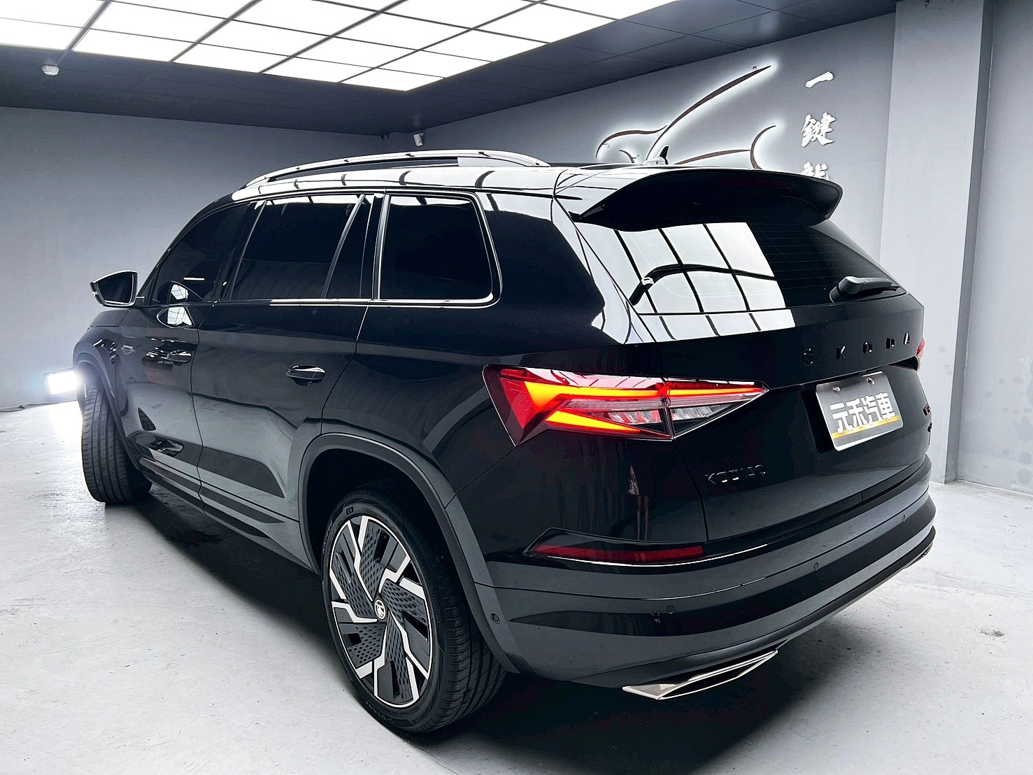 全台到府賞車 2023 Skoda Kodiaq RS AWD 七人座『小李經理』元禾國際車業/中古車/促銷中  第3張相片