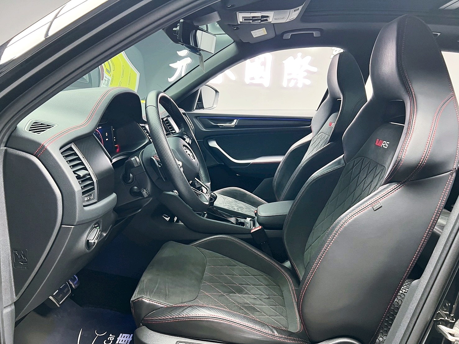 全台到府賞車 2023 Skoda Kodiaq RS AWD 七人座『小李經理』元禾國際車業/中古車/促銷中  第16張相片