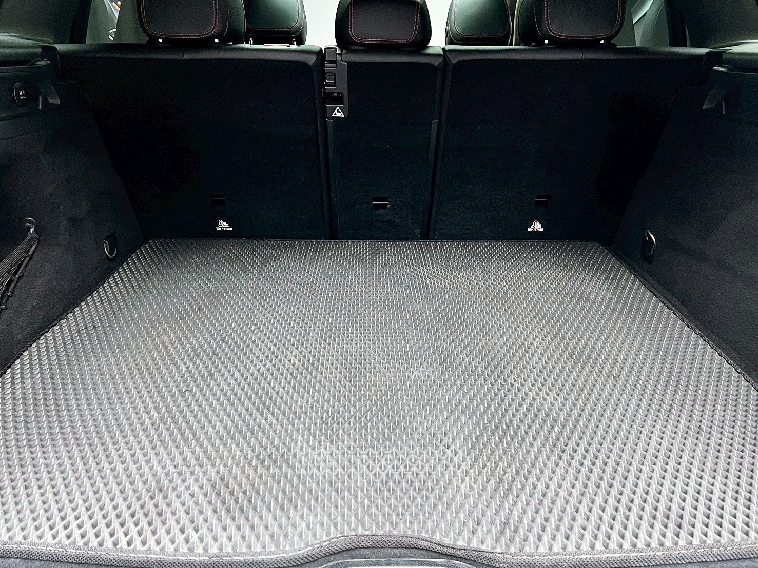 全台到府賞車 2017/18 Benz GLC43 AMG 4MATIC X253型『小李經理』元禾國際車業/中古車/促銷中  第20張相片