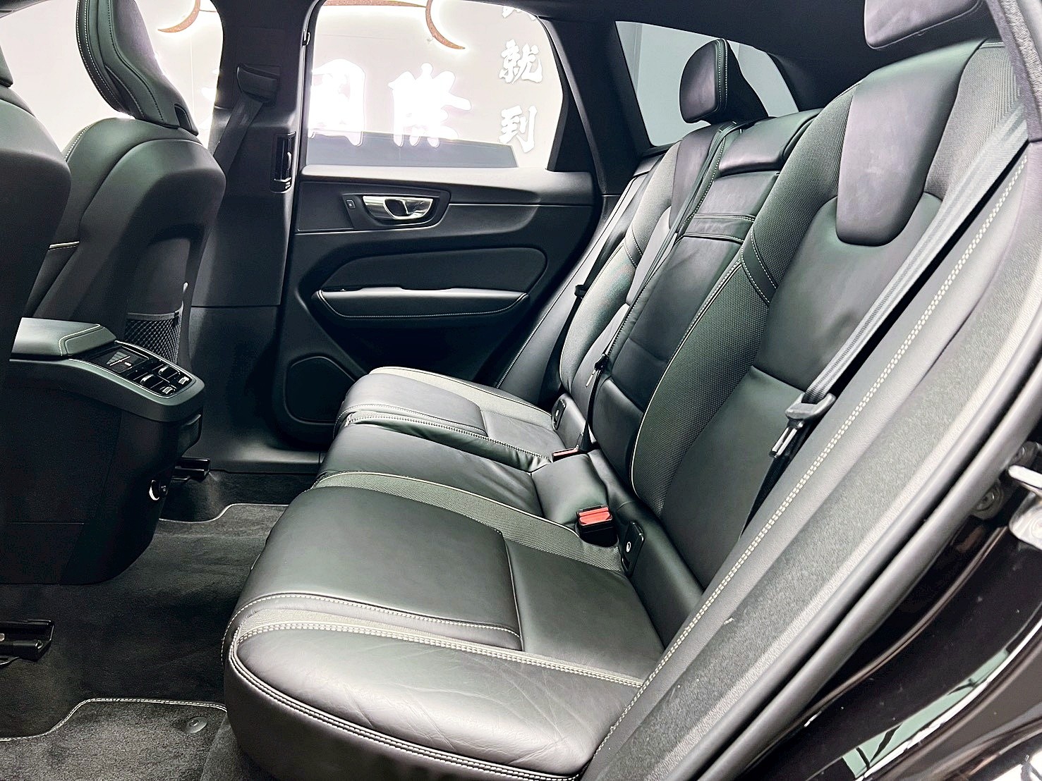 全台到府賞車 2020 Volvo XC60 B5 R-Design AWD『小李經理』元禾國際車業/中古車/促銷中  第14張相片