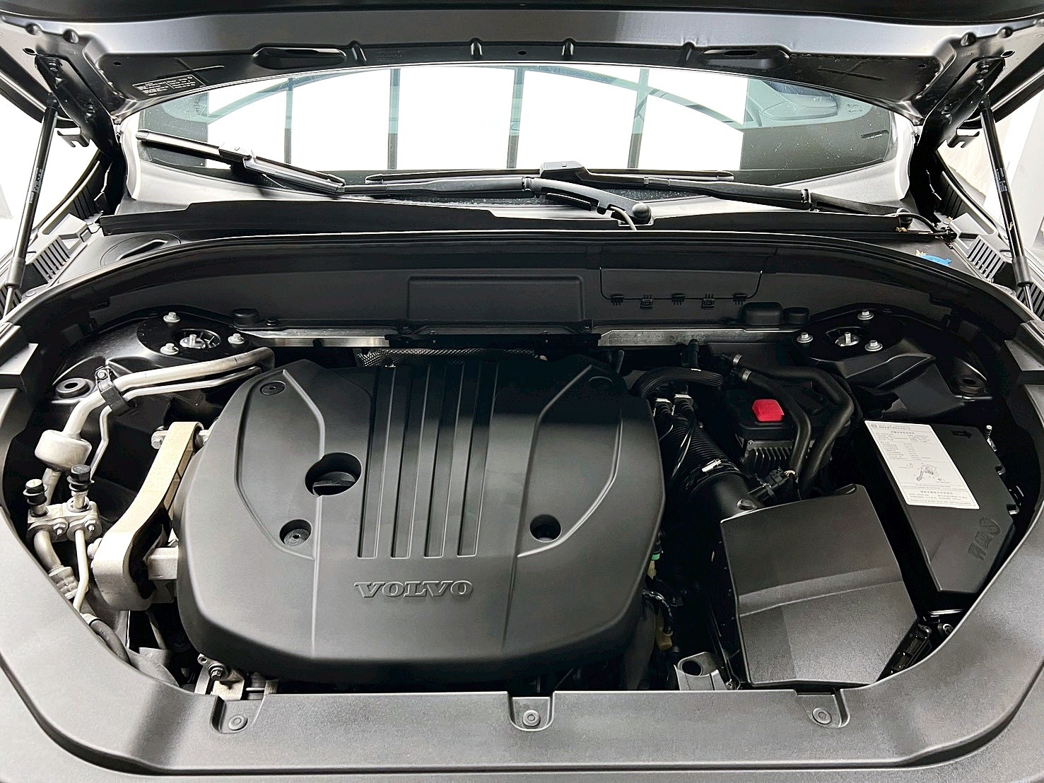 全台到府賞車 2020 Volvo XC60 B5 R-Design AWD『小李經理』元禾國際車業/中古車/促銷中  第16張相片