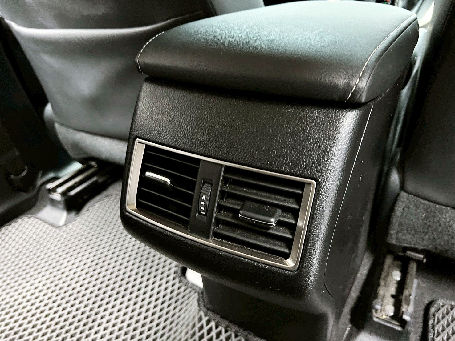 全台到府賞車 2018/19 Lexus NX200 菁英版『小李經理』元禾國際車業/中古車/促銷中  第12張相片