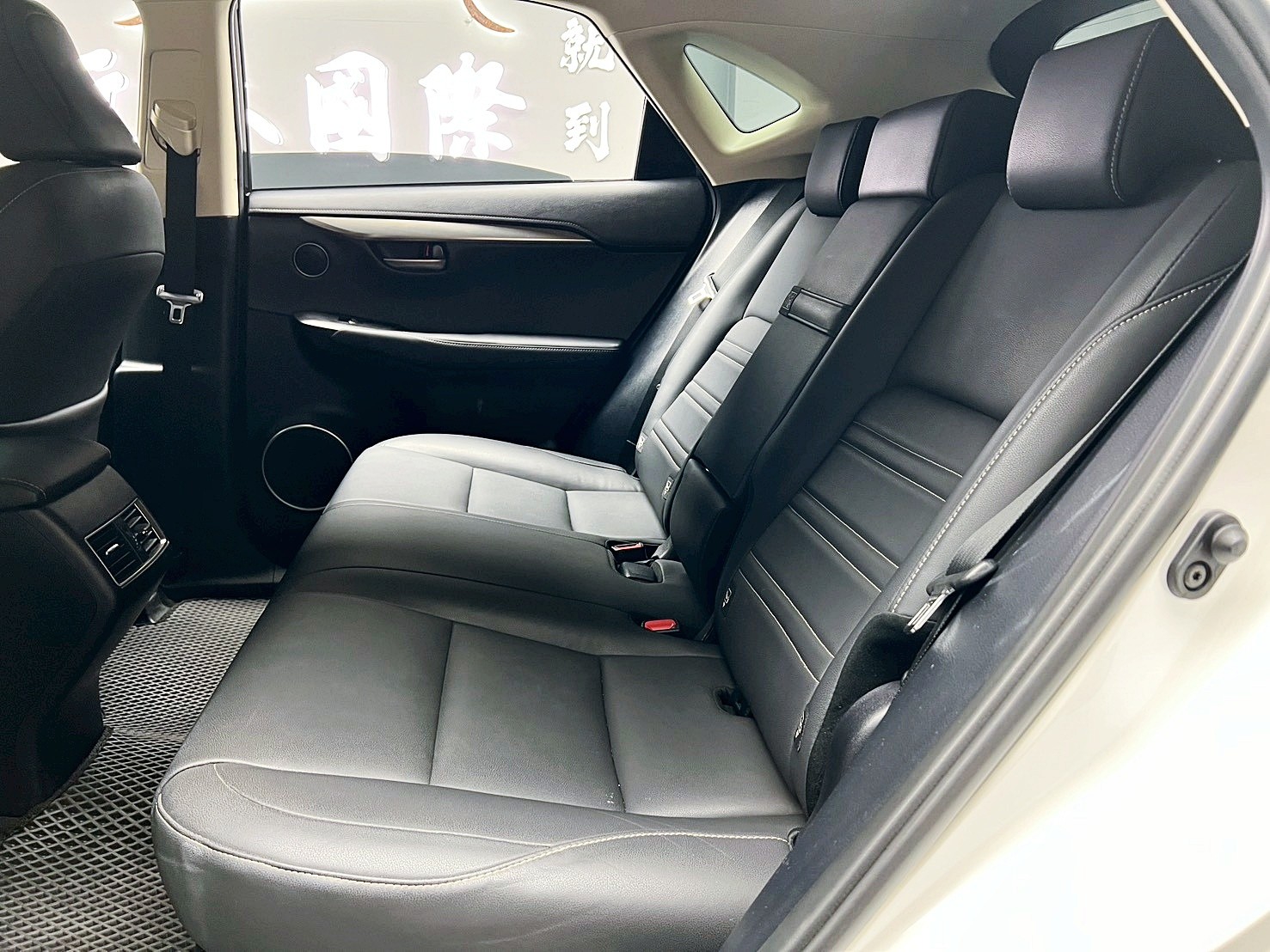 全台到府賞車 2018/19 Lexus NX200 菁英版『小李經理』元禾國際車業/中古車/促銷中  第14張相片