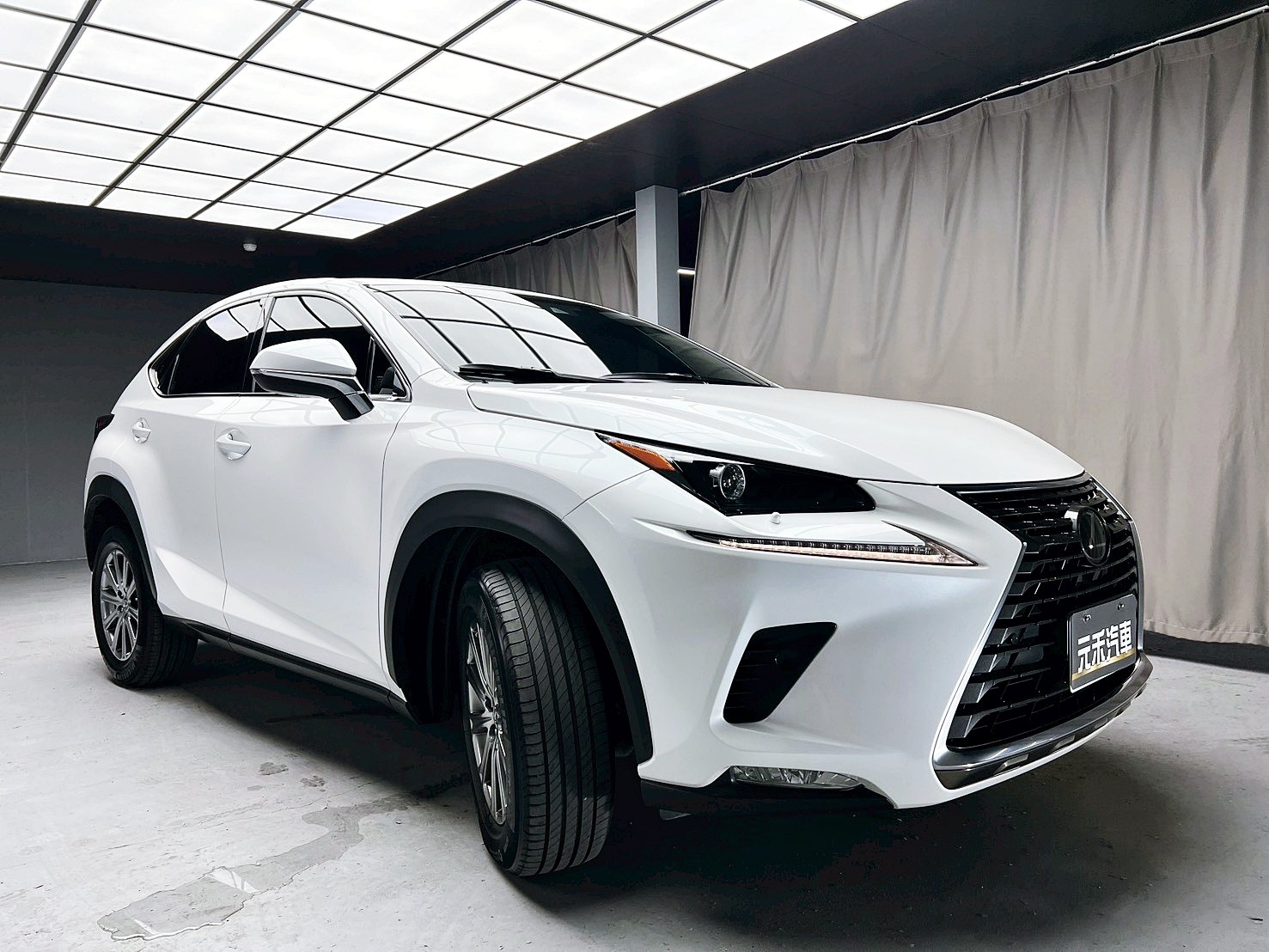 全台到府賞車 2018/19 Lexus NX200 菁英版『小李經理』元禾國際車業/中古車/促銷中  第19張相片
