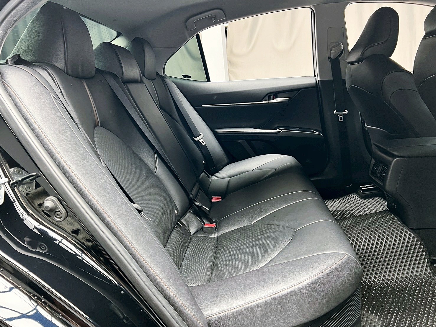 全台到府賞車 2019/20 Toyota Camry Hybrid 尊爵版『小李經理』元禾國際車業/中古車/促銷中  第12張相片