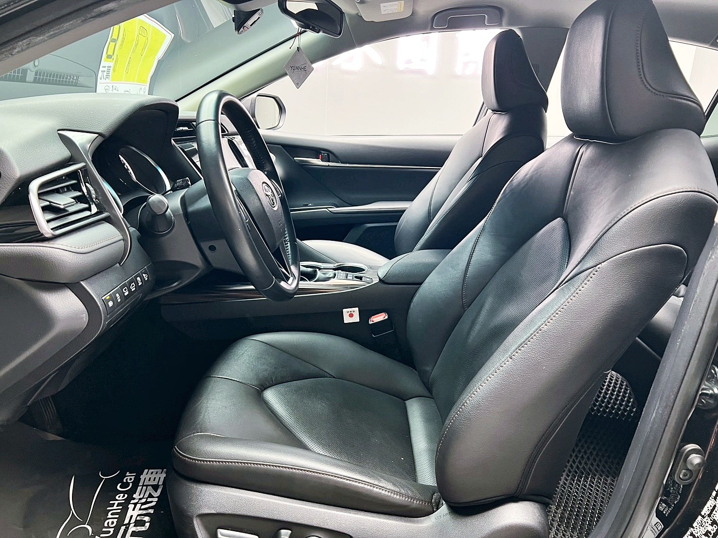 全台到府賞車 2019/20 Toyota Camry Hybrid 尊爵版『小李經理』元禾國際車業/中古車/促銷中  第14張相片