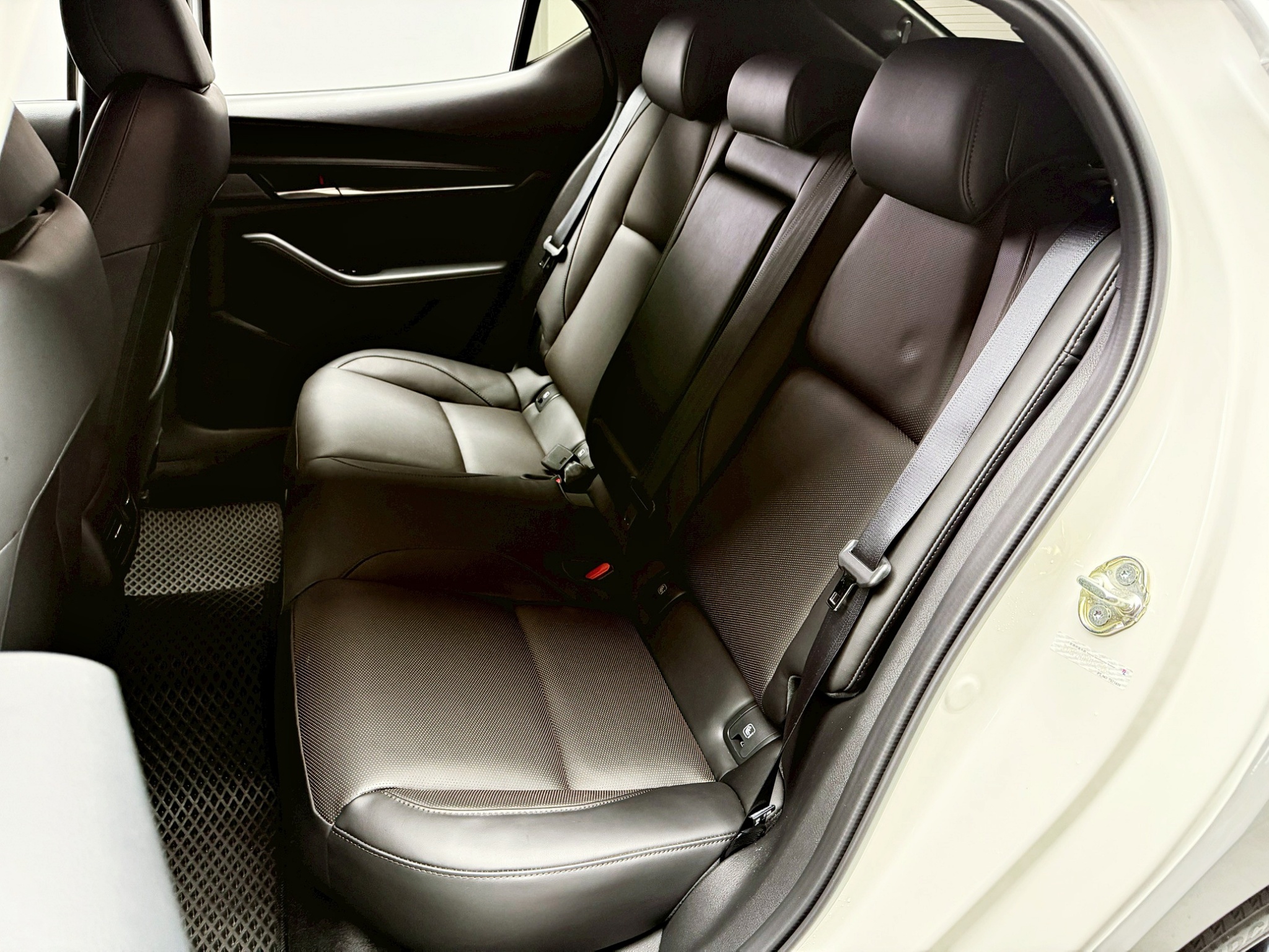 全台到府賞車 2025 Mazda 3 5D 20S Signature『小李經理』元禾國際車業/中古車/促銷中  第14張相片