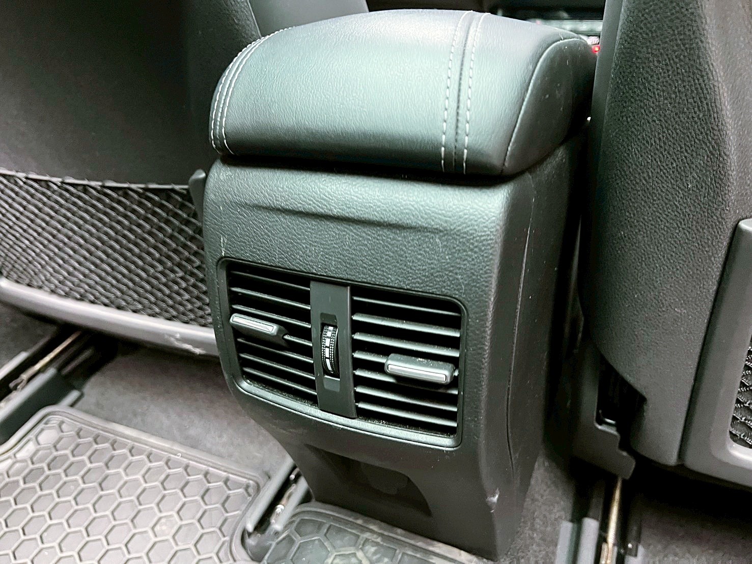 全台到府賞車 2019 Infiniti Q30 風尚版『小李經理』元禾國際車業/中古車/促銷中  第10張相片