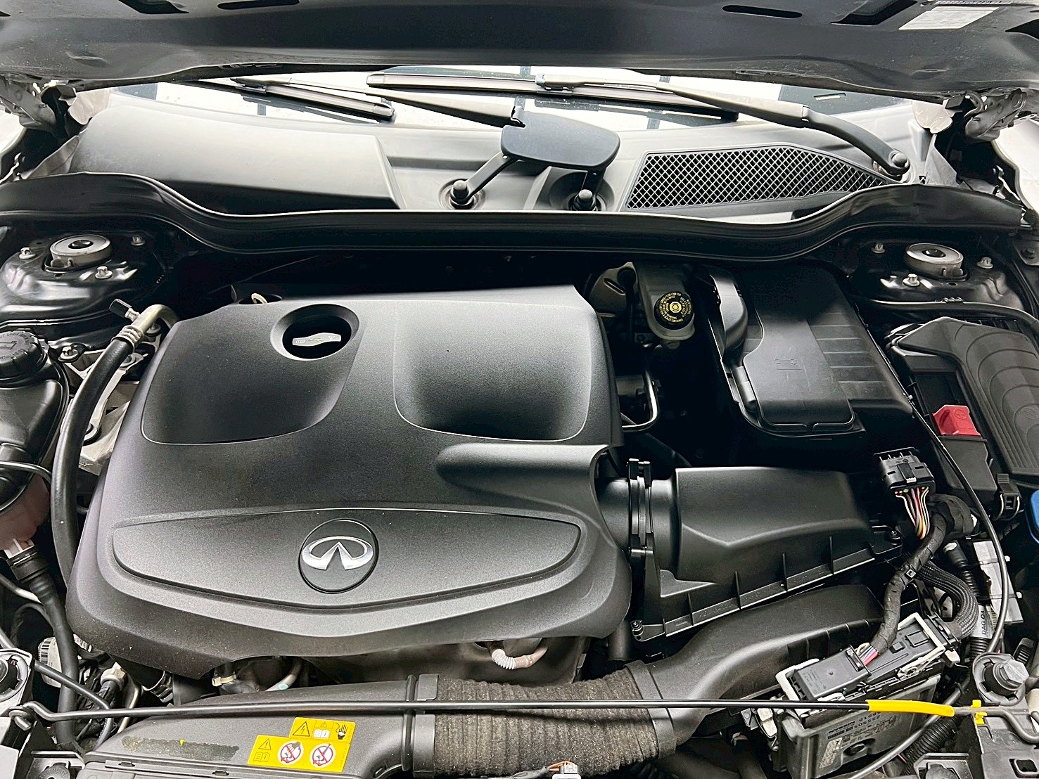 全台到府賞車 2019 Infiniti Q30 風尚版『小李經理』元禾國際車業/中古車/促銷中  第16張相片