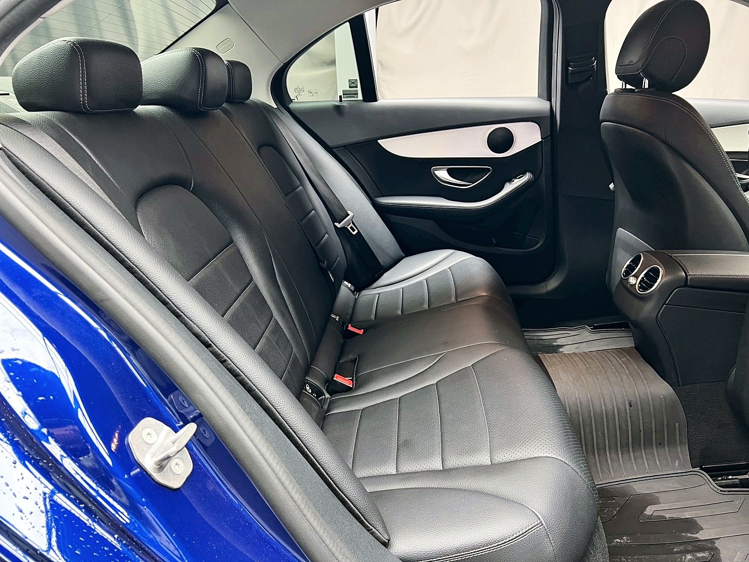 全台到府賞車 2018/19 Benz C180 Sedan 進化版 W205型『小李經理』元禾國際車業/中古車/促銷中  第12張相片