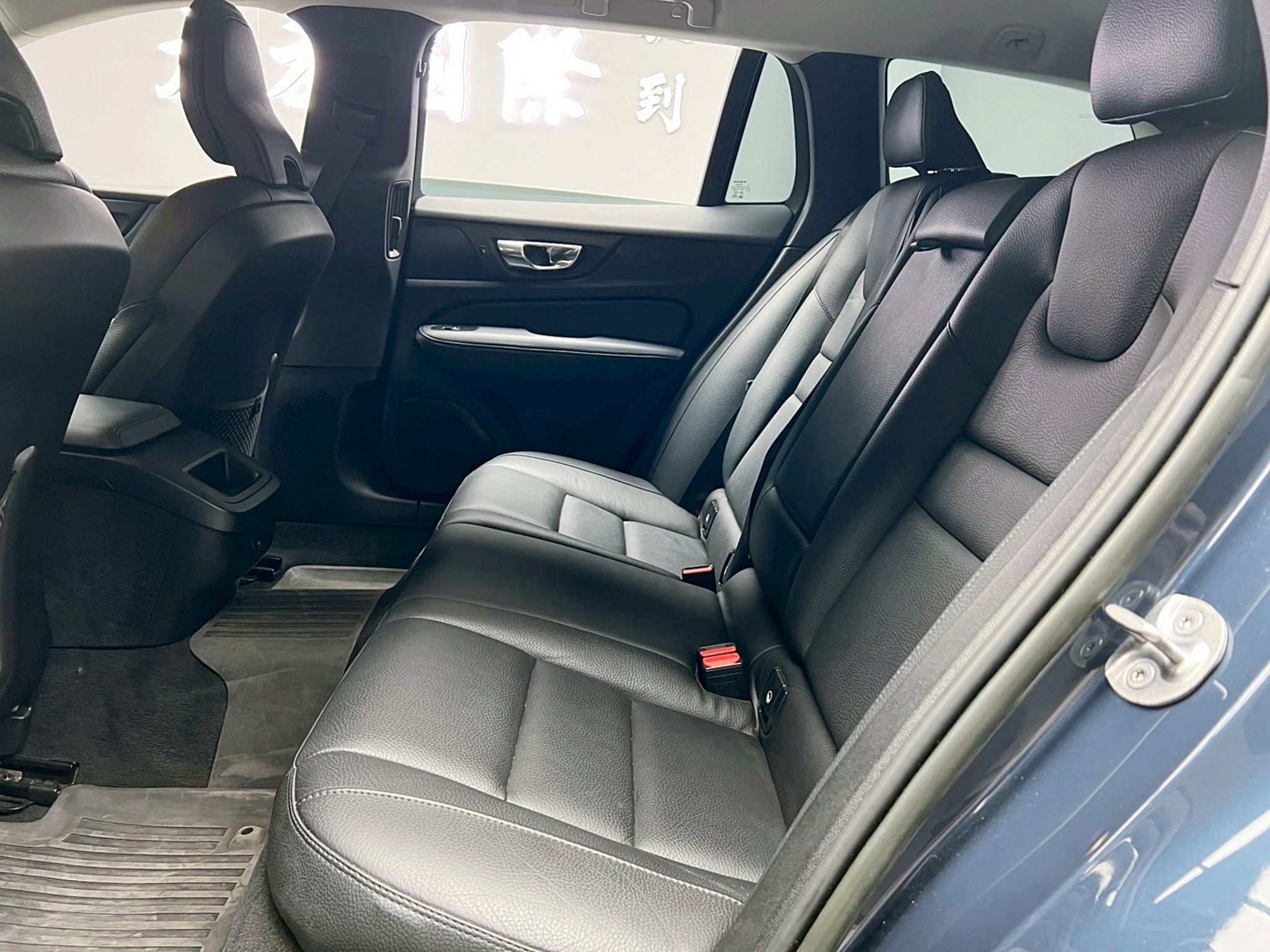 全台到府賞車 2022/23 Volvo V60 Plus B4『小李經理』元禾國際車業/中古車/促銷中  第13張相片