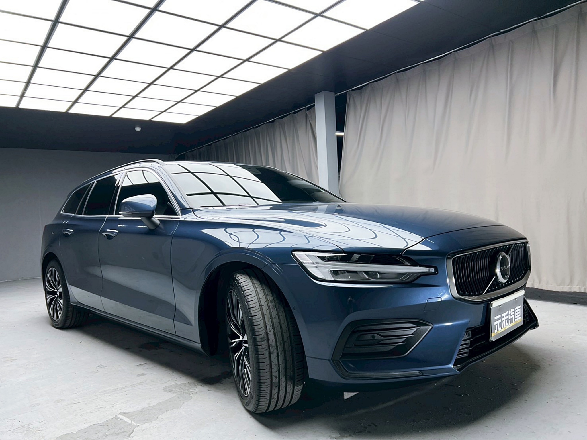 全台到府賞車 2022/23 Volvo V60 Plus B4『小李經理』元禾國際車業/中古車/促銷中  第19張相片