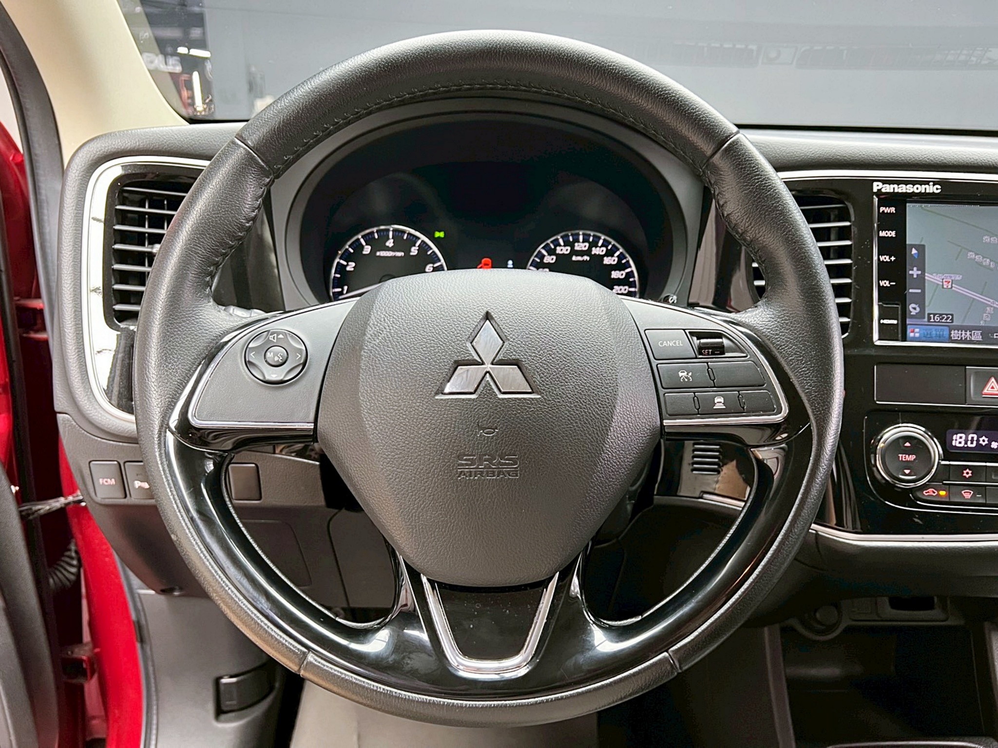 全台到府賞車 2018 Mitsubishi Outlander 尊貴型『小李經理』元禾國際車業/中古車/促銷中  第7張相片