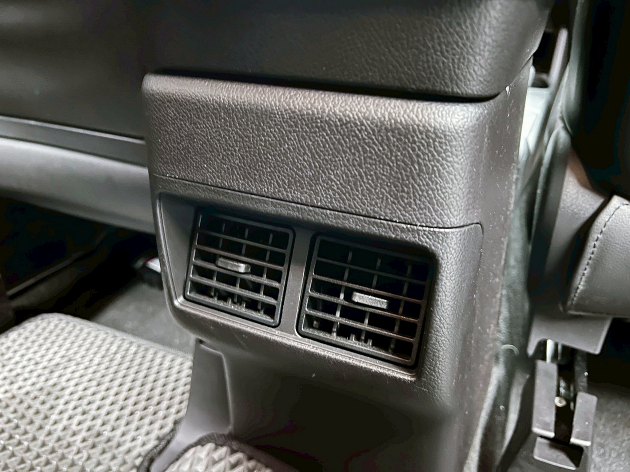 全台到府賞車 2018 Mitsubishi Outlander 尊貴型『小李經理』元禾國際車業/中古車/促銷中  第11張相片