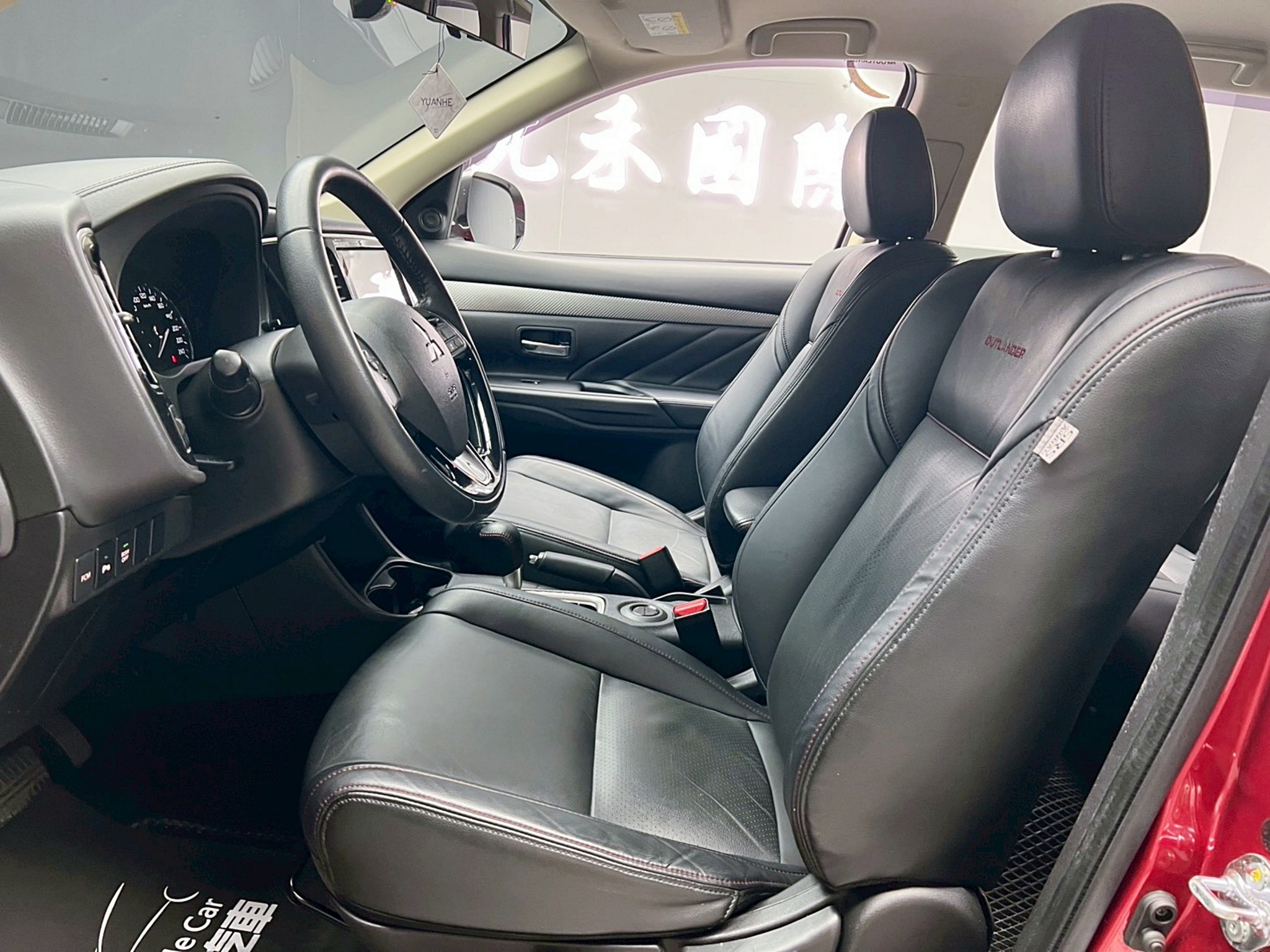 全台到府賞車 2018 Mitsubishi Outlander 尊貴型『小李經理』元禾國際車業/中古車/促銷中  第14張相片