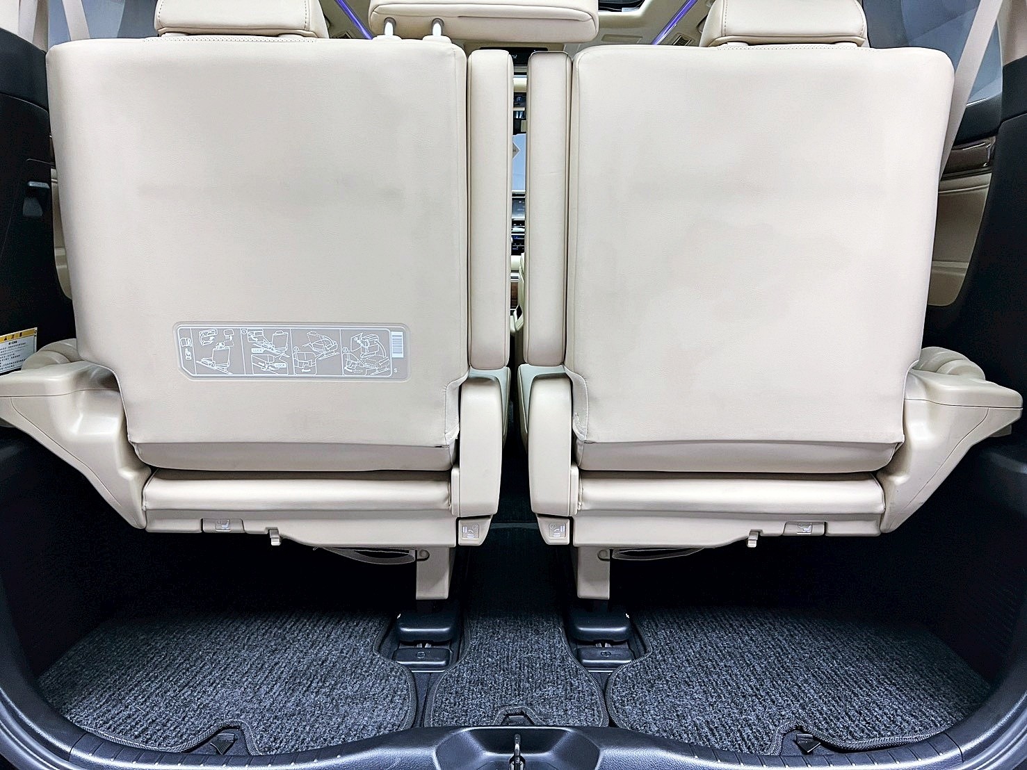 全台到府賞車 2016 Toyota Alphard Executive Lounge 七人座『小李經理』元禾國際車業/中古車/促銷中  第17張相片